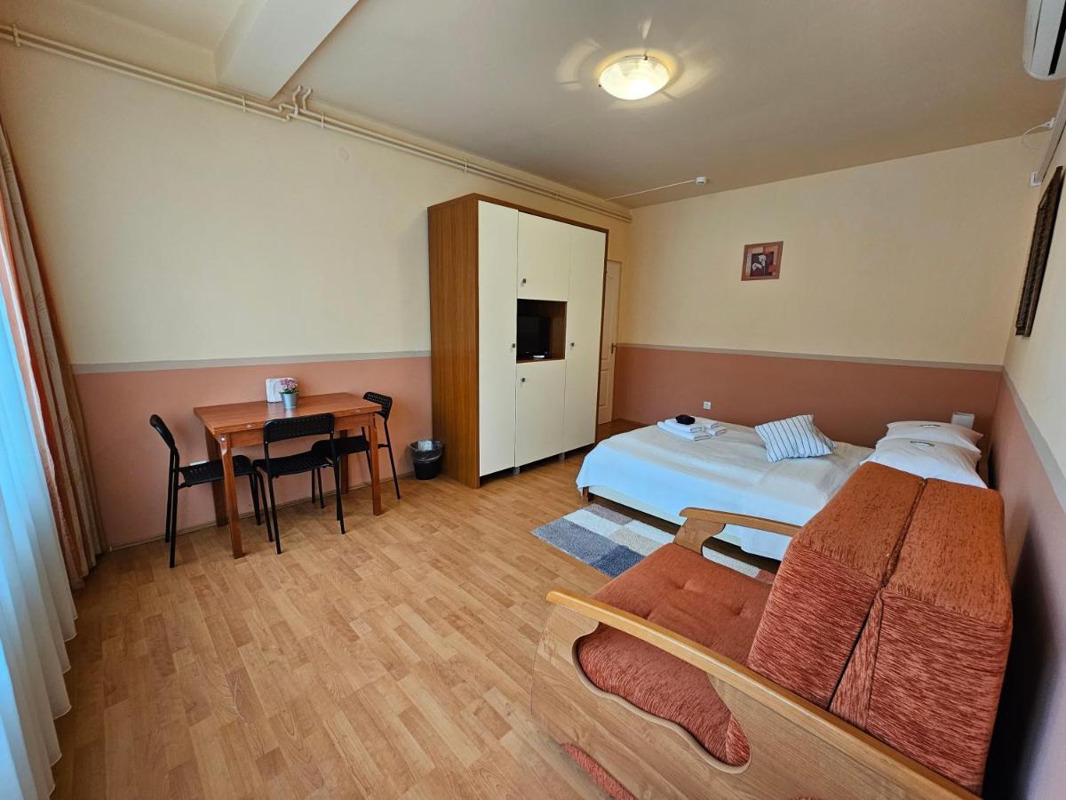 Abigel 2 Vendeghaz Hotel Miskolc Exterior photo